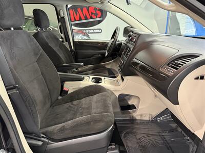 2014 Dodge Grand Caravan SXT - Photo 12 - Grand Rapids, MI 49504