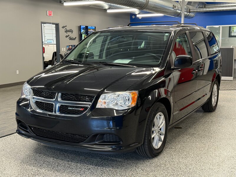 2014 Dodge Grand Caravan SXT photo 3