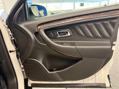 2015 Ford Taurus Limited   - Photo 12 - Grand Rapids, MI 49504
