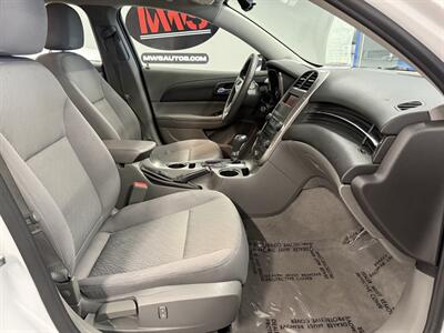 2015 Chevrolet Malibu LS   - Photo 12 - Grand Rapids, MI 49504