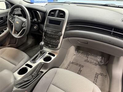 2015 Chevrolet Malibu LS   - Photo 10 - Grand Rapids, MI 49504