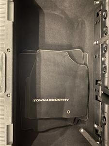 2012 Chrysler Town and Country Touring-L   - Photo 18 - Grand Rapids, MI 49504