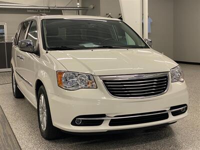 2012 Chrysler Town and Country Touring-L   - Photo 2 - Grand Rapids, MI 49504