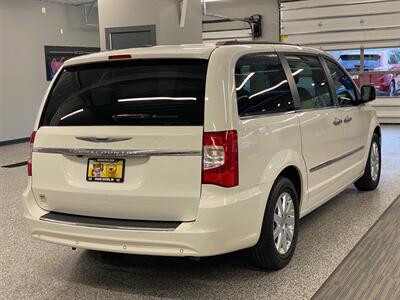 2012 Chrysler Town and Country Touring-L   - Photo 8 - Grand Rapids, MI 49504