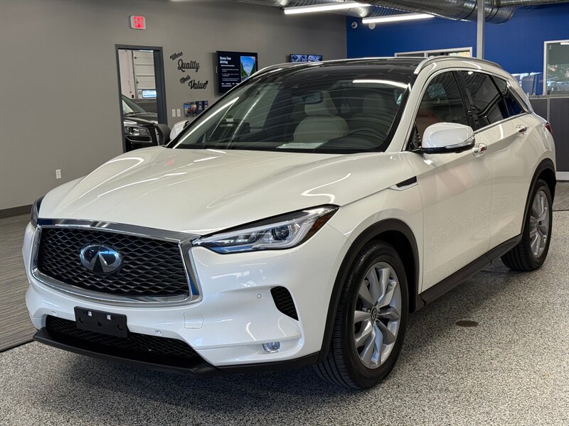 2021 Infiniti QX50 Essential photo 3
