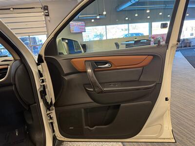 2015 Chevrolet Traverse LTZ   - Photo 12 - Grand Rapids, MI 49504