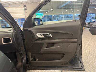 2017 Chevrolet Equinox LT   - Photo 15 - Grand Rapids, MI 49504