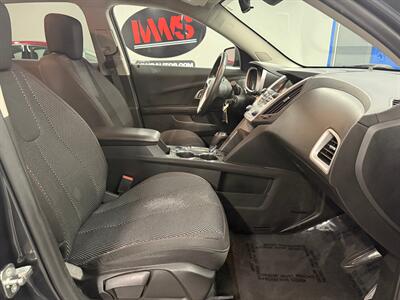 2017 Chevrolet Equinox LT   - Photo 12 - Grand Rapids, MI 49504