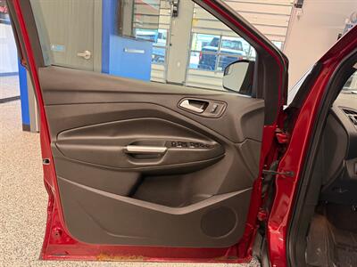 2016 Ford Escape SE   - Photo 21 - Grand Rapids, MI 49504