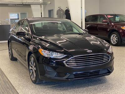 2020 Ford Fusion SE   - Photo 2 - Grand Rapids, MI 49504