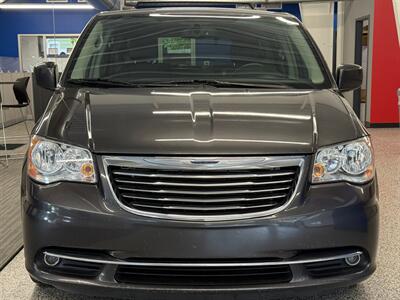2016 Chrysler Town and Country Touring   - Photo 2 - Grand Rapids, MI 49504