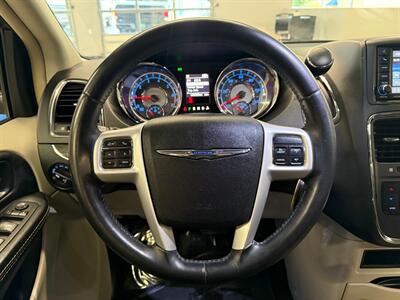 2016 Chrysler Town and Country Touring   - Photo 30 - Grand Rapids, MI 49504