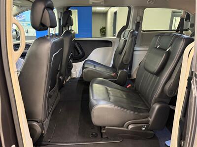 2016 Chrysler Town and Country Touring   - Photo 8 - Grand Rapids, MI 49504