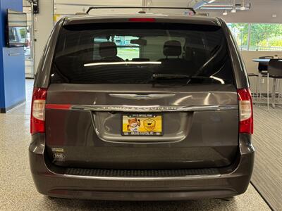 2016 Chrysler Town and Country Touring   - Photo 17 - Grand Rapids, MI 49504