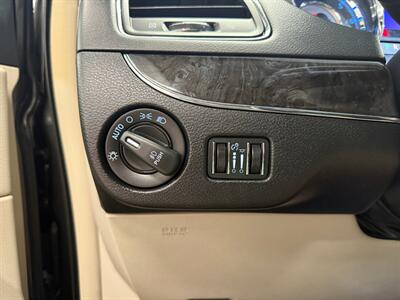 2016 Chrysler Town and Country Touring   - Photo 21 - Grand Rapids, MI 49504