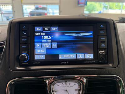 2016 Chrysler Town and Country Touring   - Photo 23 - Grand Rapids, MI 49504