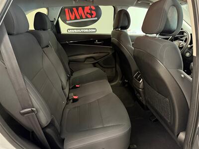 2016 Kia Sorento LX   - Photo 13 - Grand Rapids, MI 49504