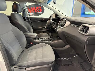 2016 Kia Sorento LX   - Photo 12 - Grand Rapids, MI 49504
