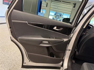 2016 Kia Sorento LX   - Photo 18 - Grand Rapids, MI 49504