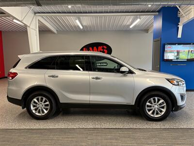 2016 Kia Sorento LX   - Photo 8 - Grand Rapids, MI 49504