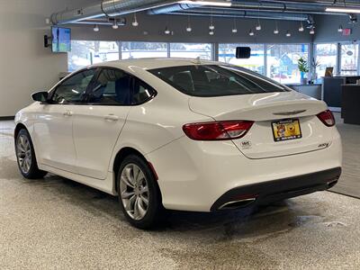 2015 Chrysler 200 S   - Photo 5 - Grand Rapids, MI 49504