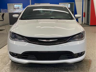 2015 Chrysler 200 S   - Photo 2 - Grand Rapids, MI 49504