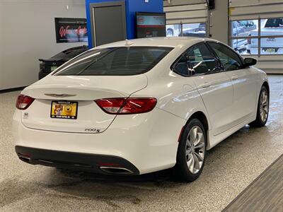 2015 Chrysler 200 S   - Photo 7 - Grand Rapids, MI 49504