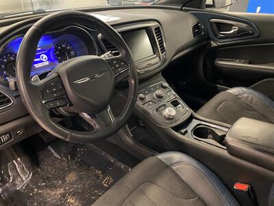 2015 Chrysler 200 S   - Photo 21 - Grand Rapids, MI 49504