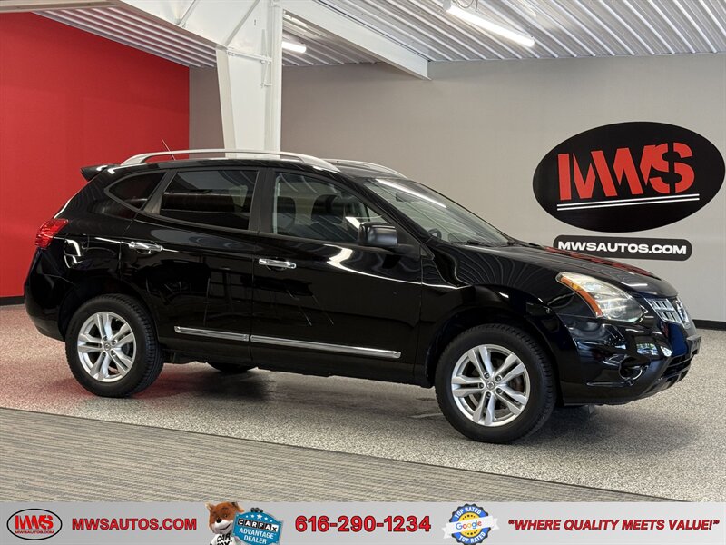 2015 Nissan Rogue Select S   - Photo 1 - Grand Rapids, MI 49504