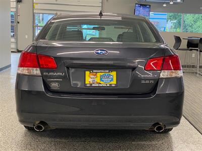 2011 Subaru Legacy 3.6R Limited   - Photo 7 - Grand Rapids, MI 49504