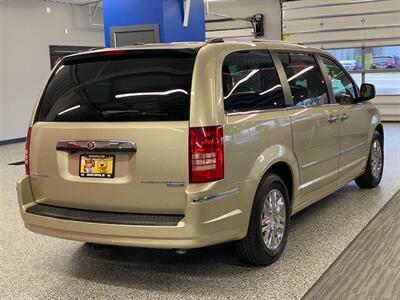 2010 Chrysler Town and Country Limited   - Photo 6 - Grand Rapids, MI 49504