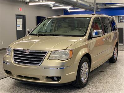 2010 Chrysler Town and Country Limited   - Photo 5 - Grand Rapids, MI 49504