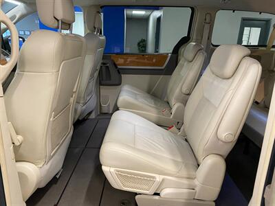 2010 Chrysler Town and Country Limited   - Photo 19 - Grand Rapids, MI 49504