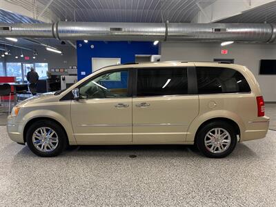 2010 Chrysler Town and Country Limited   - Photo 8 - Grand Rapids, MI 49504