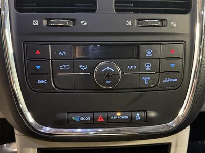 2013 Chrysler Town and Country Touring   - Photo 28 - Grand Rapids, MI 49504