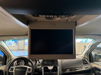 2013 Chrysler Town and Country Touring   - Photo 31 - Grand Rapids, MI 49504