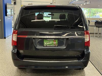 2013 Chrysler Town and Country Touring   - Photo 6 - Grand Rapids, MI 49504