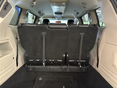2013 Chrysler Town and Country Touring   - Photo 16 - Grand Rapids, MI 49504