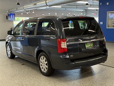 2013 Chrysler Town and Country Touring   - Photo 5 - Grand Rapids, MI 49504
