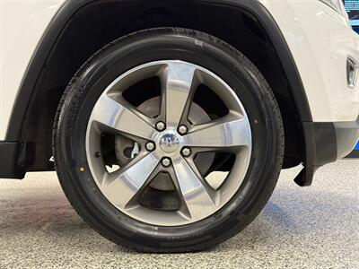 2015 Jeep Grand Cherokee Limited - Photo 11 - Grand Rapids, MI 49504