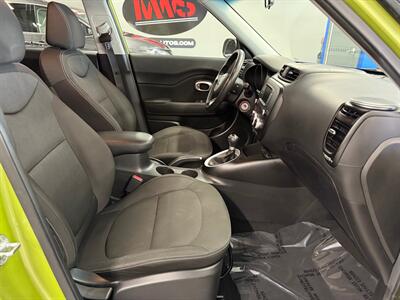 2017 Kia Soul   - Photo 12 - Grand Rapids, MI 49504