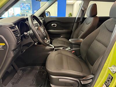 2017 Kia Soul   - Photo 20 - Grand Rapids, MI 49504