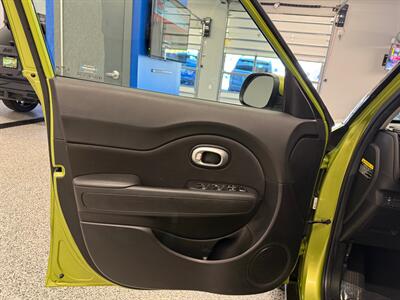 2017 Kia Soul   - Photo 19 - Grand Rapids, MI 49504