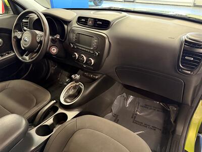 2017 Kia Soul   - Photo 10 - Grand Rapids, MI 49504