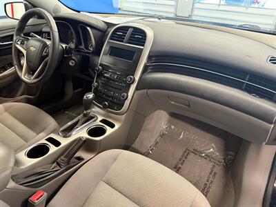 2015 Chevrolet Malibu LS   - Photo 10 - Grand Rapids, MI 49504