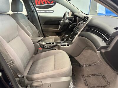 2015 Chevrolet Malibu LS   - Photo 12 - Grand Rapids, MI 49504