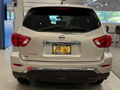 2018 Nissan Pathfinder S   - Photo 6 - Grand Rapids, MI 49504