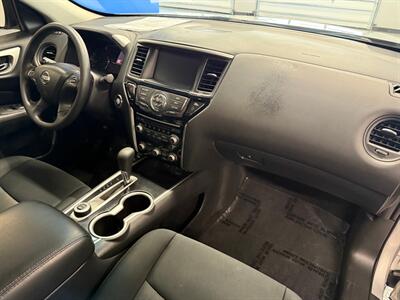 2018 Nissan Pathfinder S   - Photo 10 - Grand Rapids, MI 49504