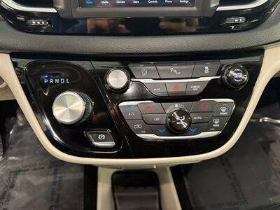 2018 Chrysler Pacifica Touring L   - Photo 21 - Grand Rapids, MI 49504