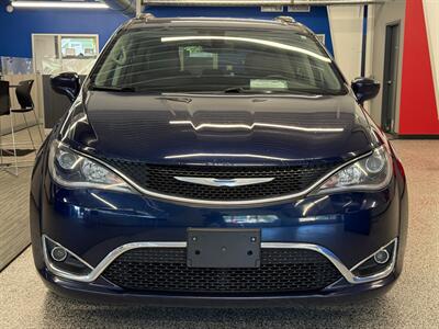 2018 Chrysler Pacifica Touring L   - Photo 2 - Grand Rapids, MI 49504